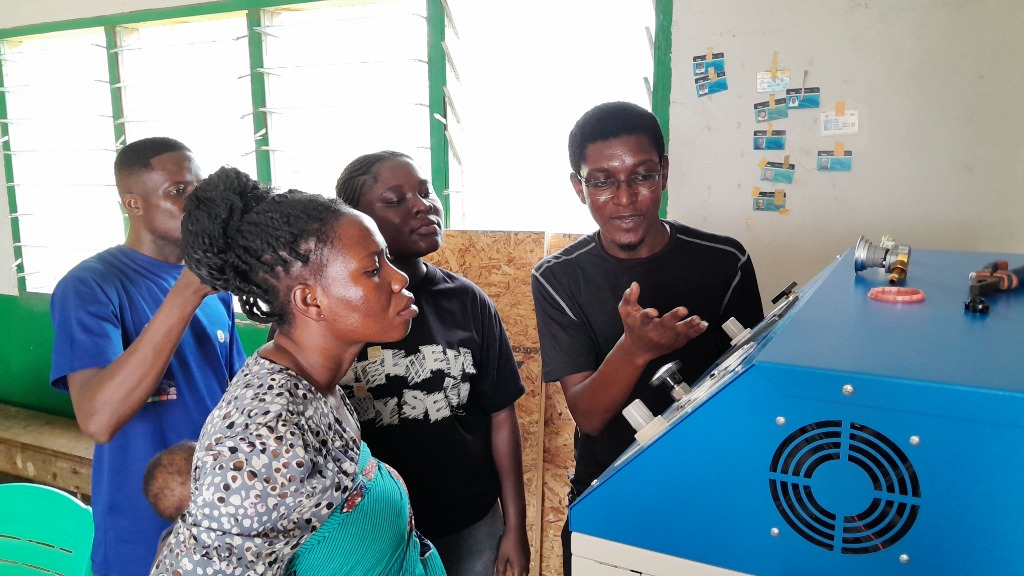 HIL BIOMEDICALS & SYSTEMS LTD Ghanaian Engineer conducting equipment demonstration